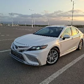 Toyota Camry 2021