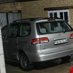 Toyota Sienna 2003