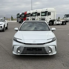 Toyota Camry 2025