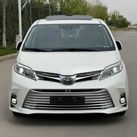 Toyota Sienna 2019