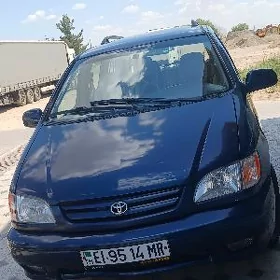 Toyota Sienna 2002