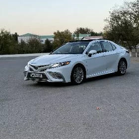 Toyota Camry 2021
