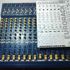 EURORACK BEHRINGER Pult