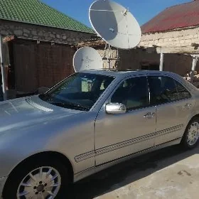 Mercedes-Benz C320 2001