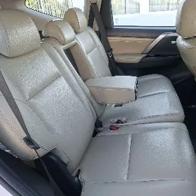 Mitsubishi Pajero 2020