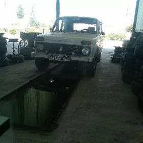 Lada Niva 1998