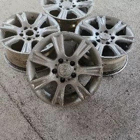 15 lik diska Toyota.