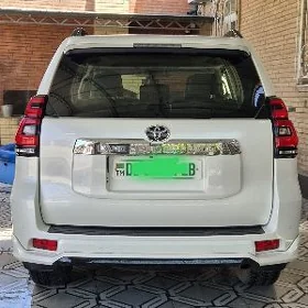 Toyota Land Cruiser Prado 2023