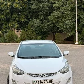 Hyundai Elantra 2011