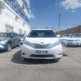 Toyota Sienna 2015