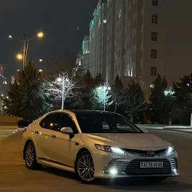 Toyota Camry 2023