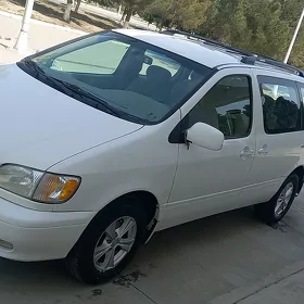 Toyota Sienna 2002