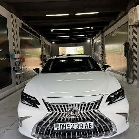 Lexus ES 350 2023