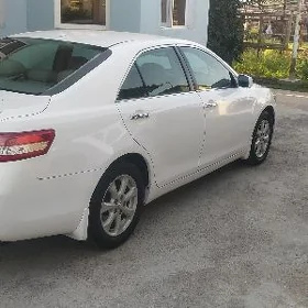 Toyota Camry 2011