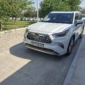 Toyota Highlander 2021