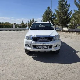 Toyota Hilux 2014