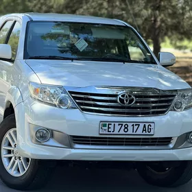 Toyota Fortuner 2013