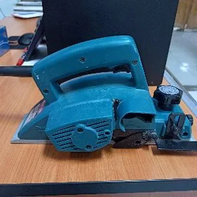Makita N1923 рубанок