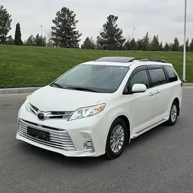 Toyota Sienna 2020