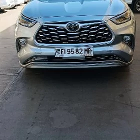 Toyota Highlander 2021
