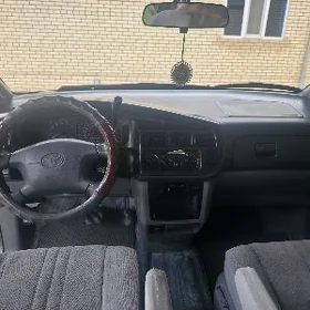 Toyota Sienna 1998