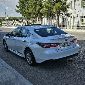Toyota Camry 2021
