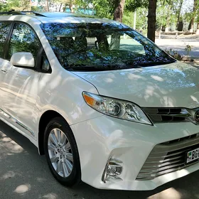 Toyota Sienna 2018