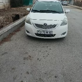Toyota Yaris 2010