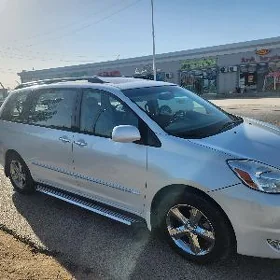 Toyota Sienna 2005