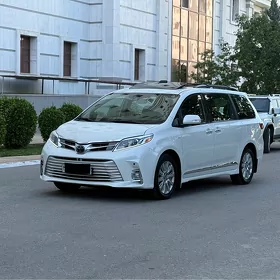 Toyota Sienna 2020