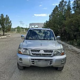 Mitsubishi Pajero 2003