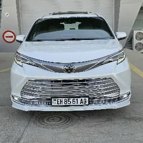 Toyota Sienna 2022