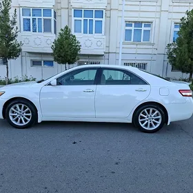 Toyota Camry 2011