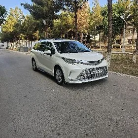 Toyota Sienna 2021