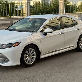 Toyota Camry 2020
