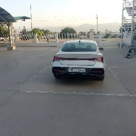 Hyundai Elantra 2025