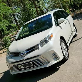 Toyota Sienna 2018