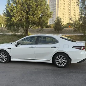 Toyota Camry 2023