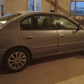 Toyota Avensis 2002