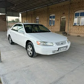 Toyota Camry 1999