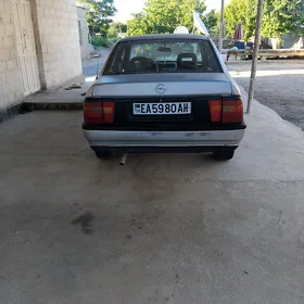 Opel Vectra 1990