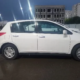 Nissan Versa 2010