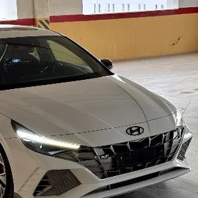 Hyundai Elantra 2022