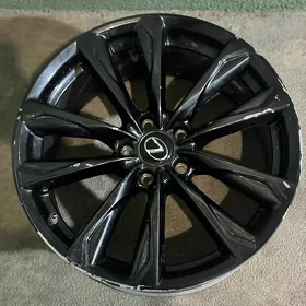 Lexus Is 2023 diska