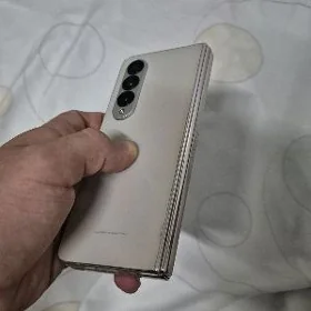 Samsung z fold 4