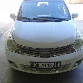 Nissan Versa 2012