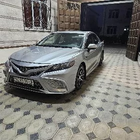 Toyota Camry 2021