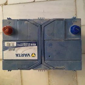 Akummlyator varta