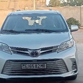Toyota Sienna 2019