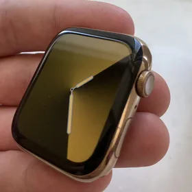 APPLE WATCH 5/44